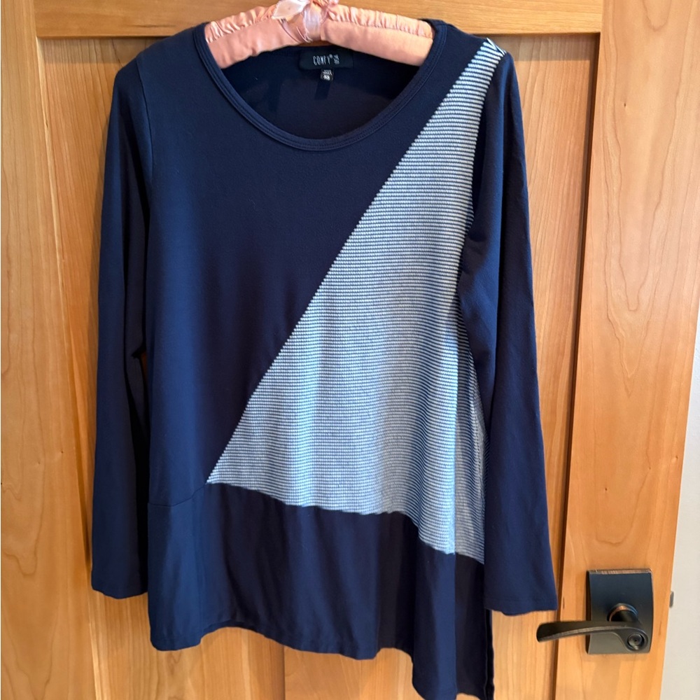 XS Comfy USA Knit Tee in Navy and White in Perfect Condition